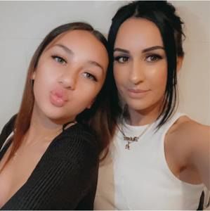 Meet your Posher, Simone